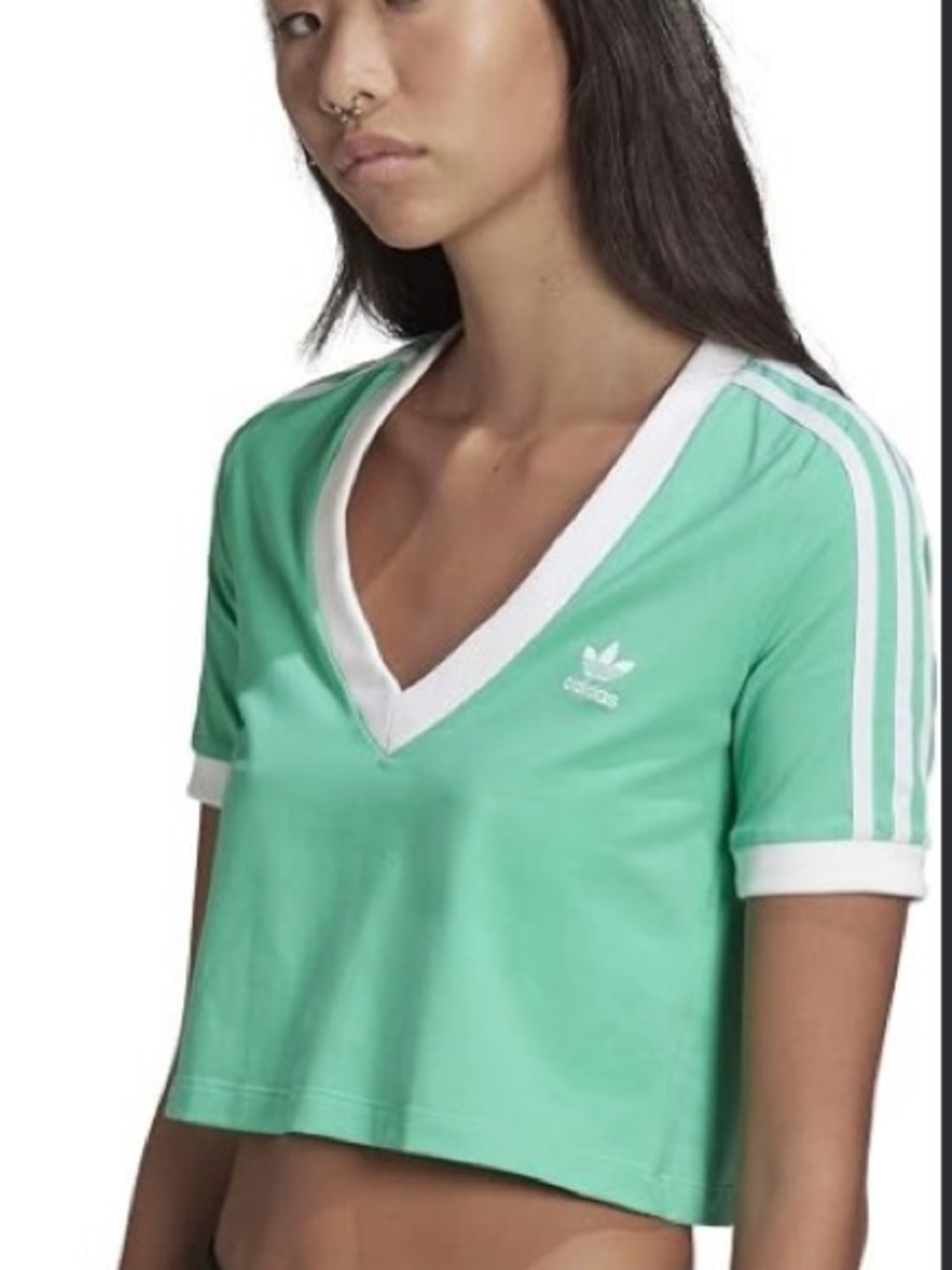 🍎Cropped v neck tee🍎